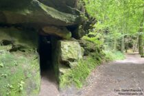 Sächsische Schweiz: Schmaler Zugang zur Teufelsküche im Uttewalder Grund - Foto: Stefan Frerichs / RheinWanderer.de