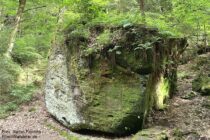 Sächsische Schweiz: Freundschaftsstein im Uttewalder Grund - Foto: Stefan Frerichs / RheinWanderer.de