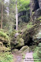 Sächsische Schweiz: Weg durch die Teufelsschlüchte im Teufelsgrund - Foto: Stefan Frerichs / RheinWanderer.de