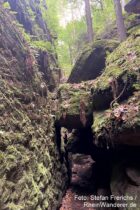 Sächsische Schweiz: Engstelle in den Teufelsschlüchten im Teufelsgrund - Foto: Stefan Frerichs / RheinWanderer.de